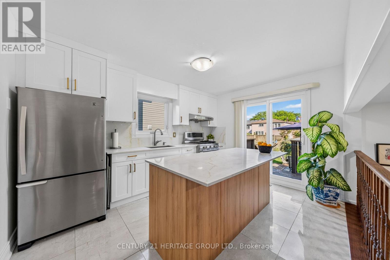 38 Kitsilano Crescent, Richmond Hill, Ontario L4C 5A5 - Photo 6 - N13717326