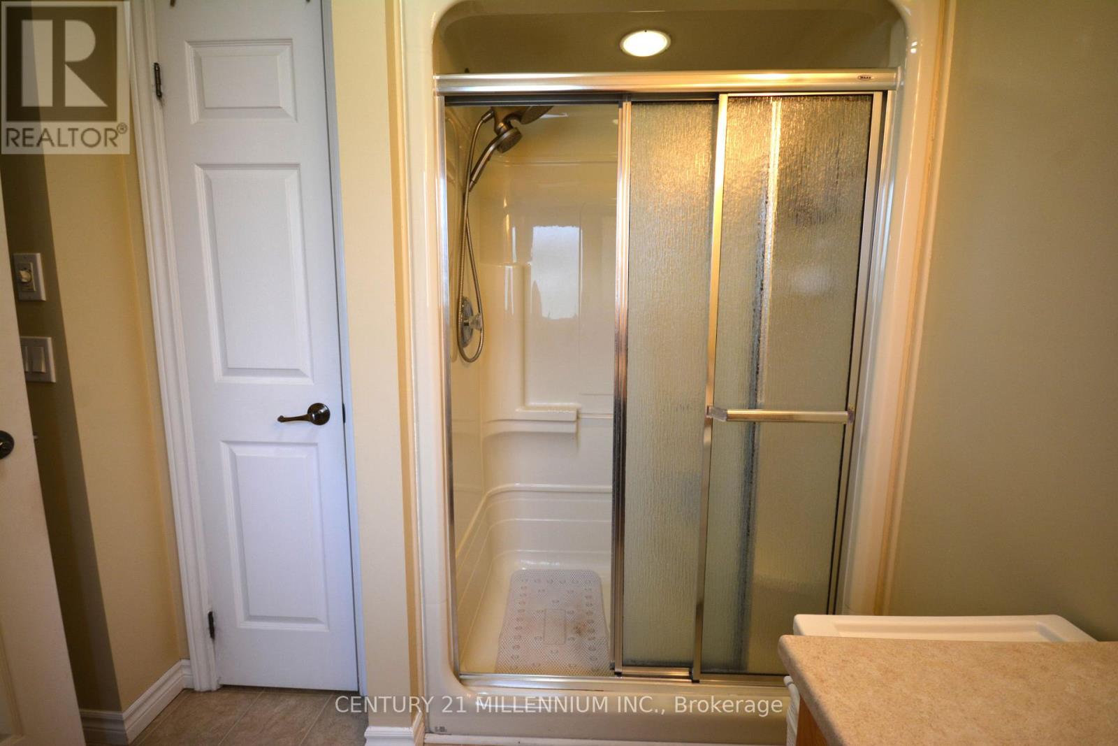 70 Pennsylvania Ave, Wasaga Beach, Ontario  L9Z 3A8 - Photo 11 - S13717344