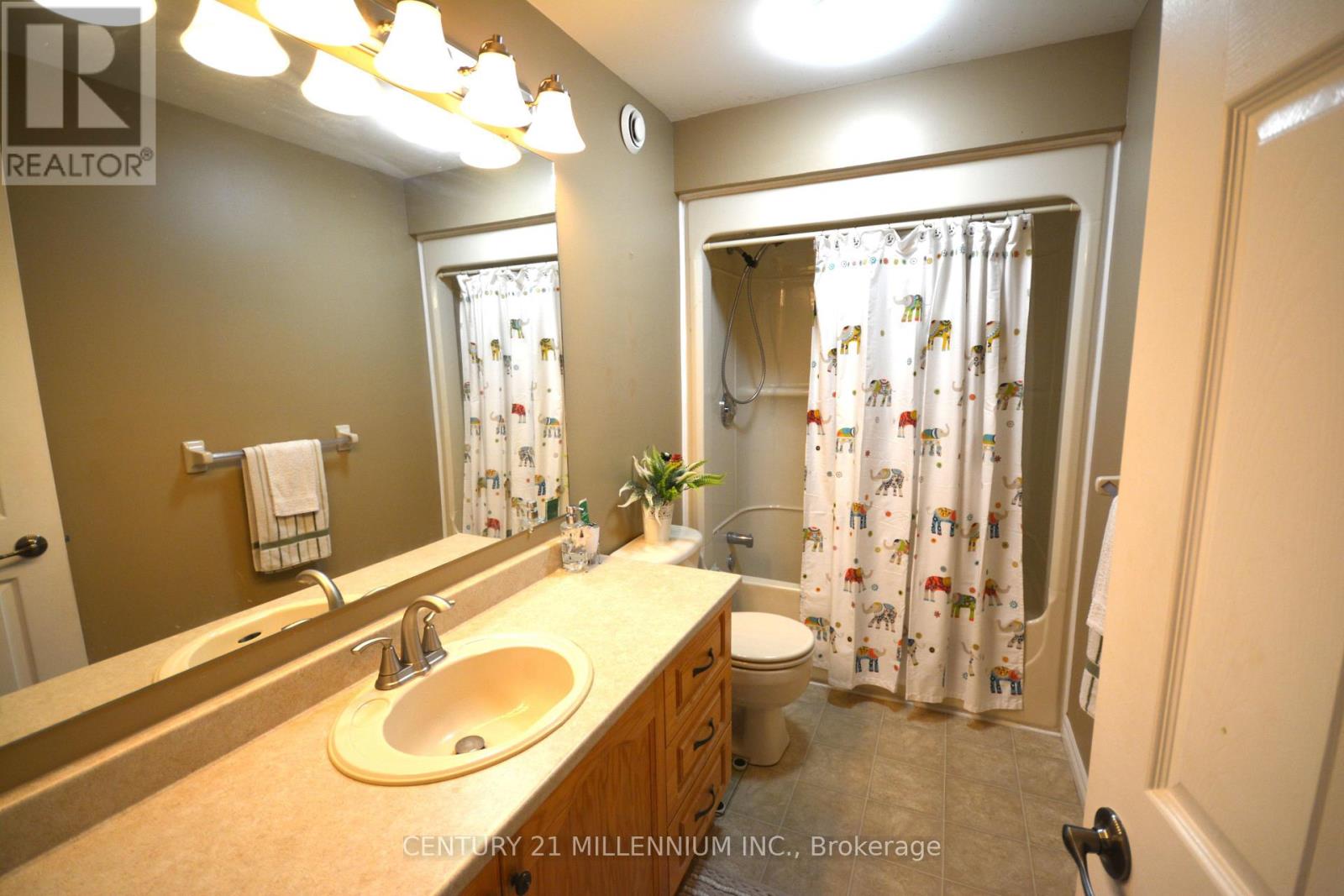 70 Pennsylvania Ave, Wasaga Beach, Ontario  L9Z 3A8 - Photo 14 - S13717344