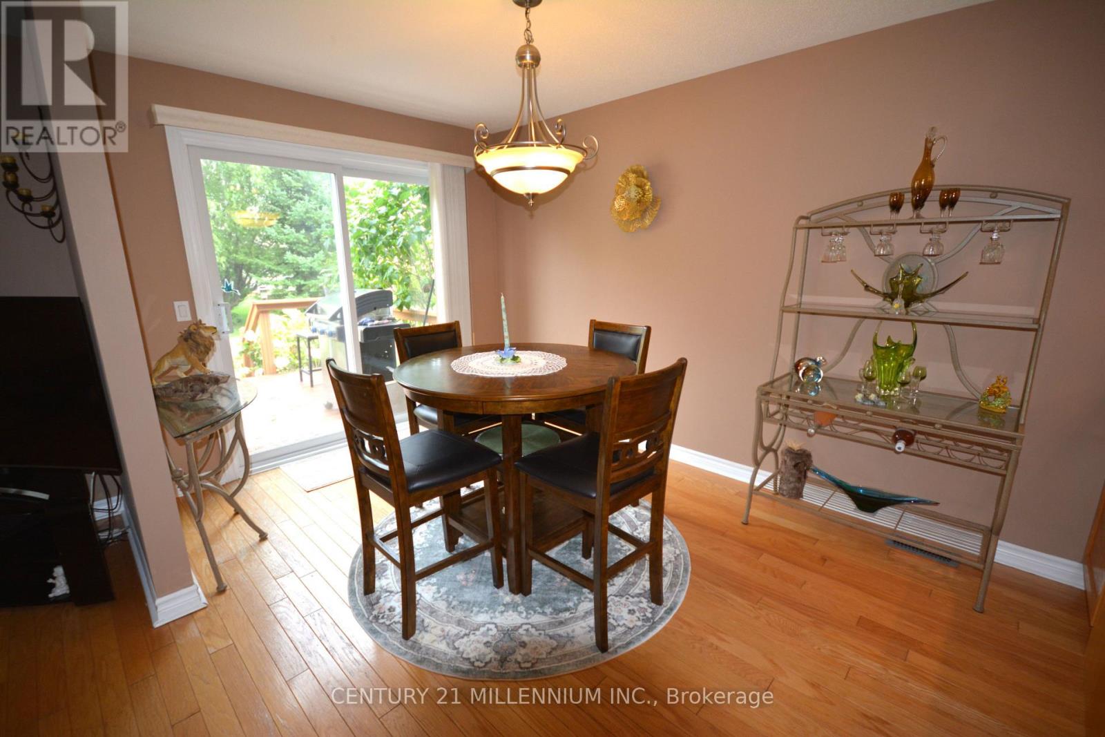 70 Pennsylvania Ave, Wasaga Beach, Ontario  L9Z 3A8 - Photo 7 - S13717344