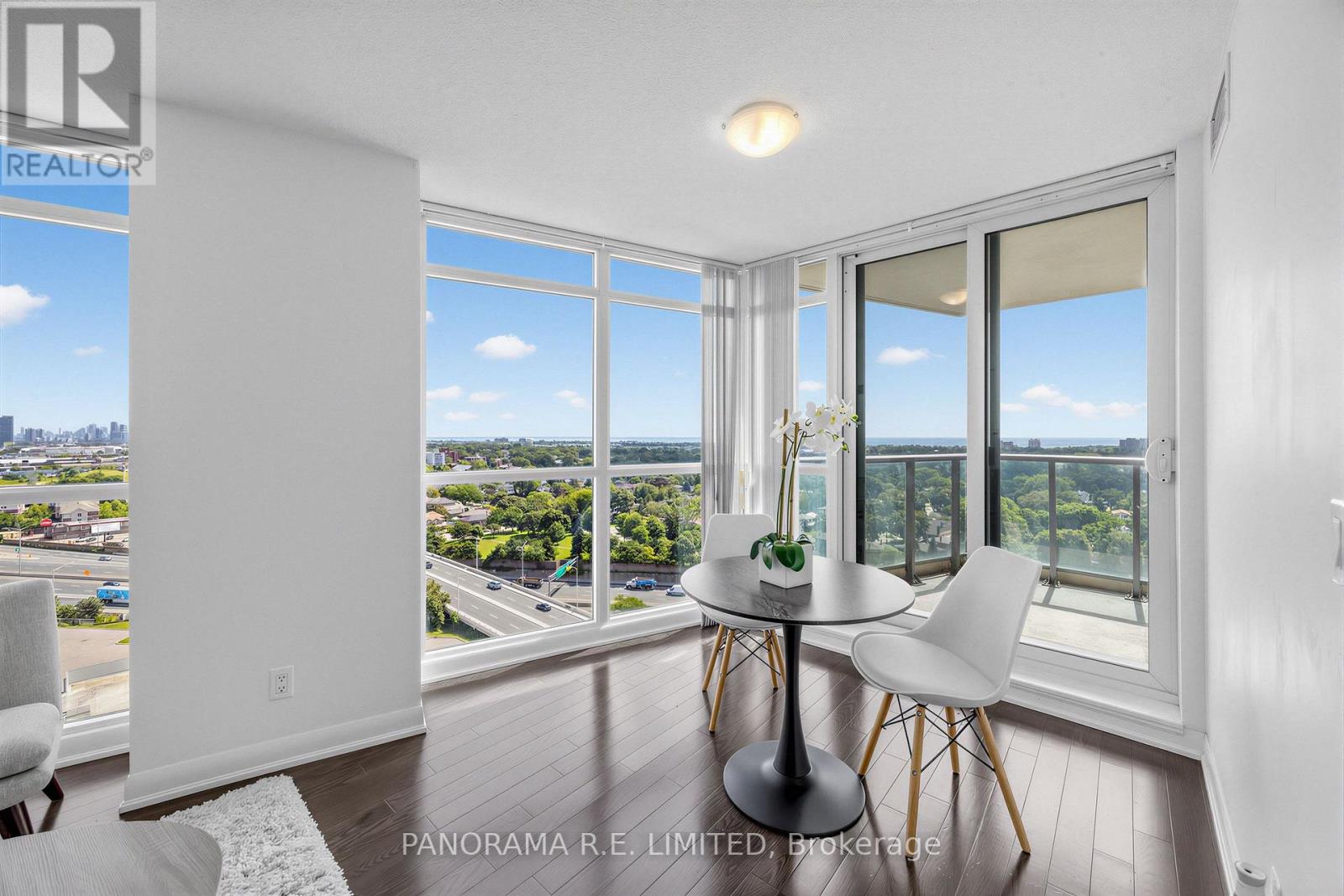 1809 - 205 Sherway Gardens Road, Toronto, Ontario  M9C 0A5 - Photo 6 - W13717320