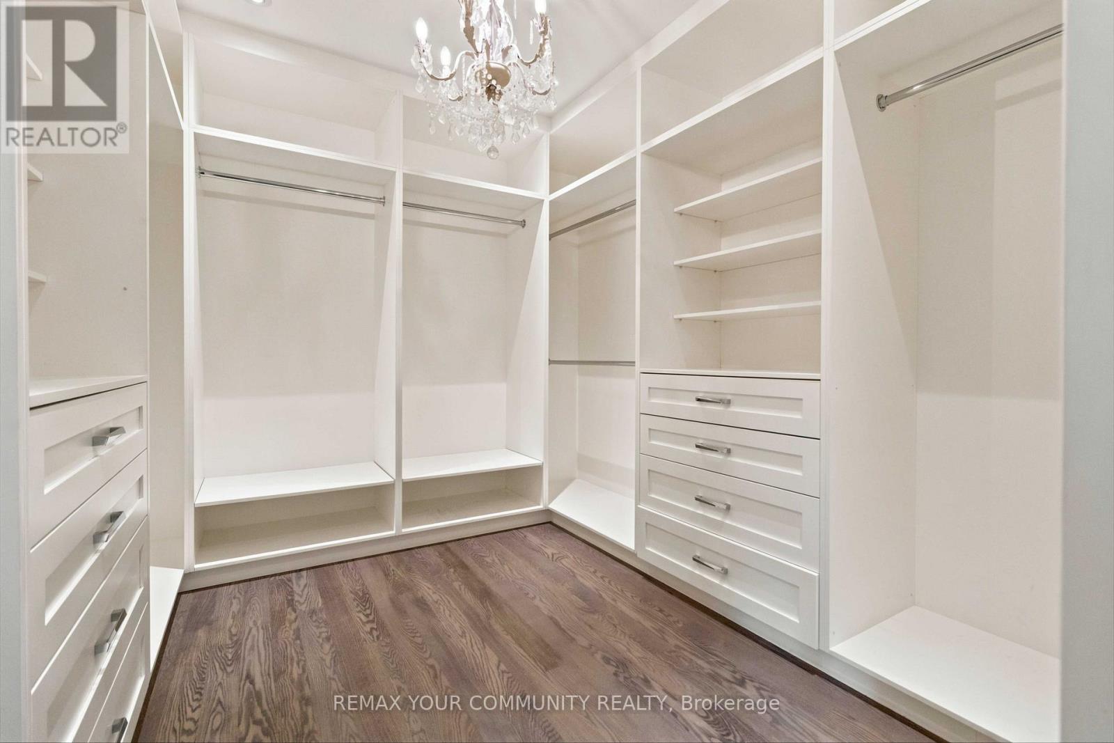 1226 Ogden Avenue, Mississauga, Ontario  L5E 2H4 - Photo 22 - W13717338