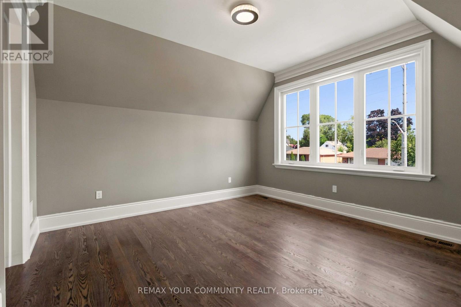 1226 Ogden Avenue, Mississauga, Ontario  L5E 2H4 - Photo 29 - W13717338