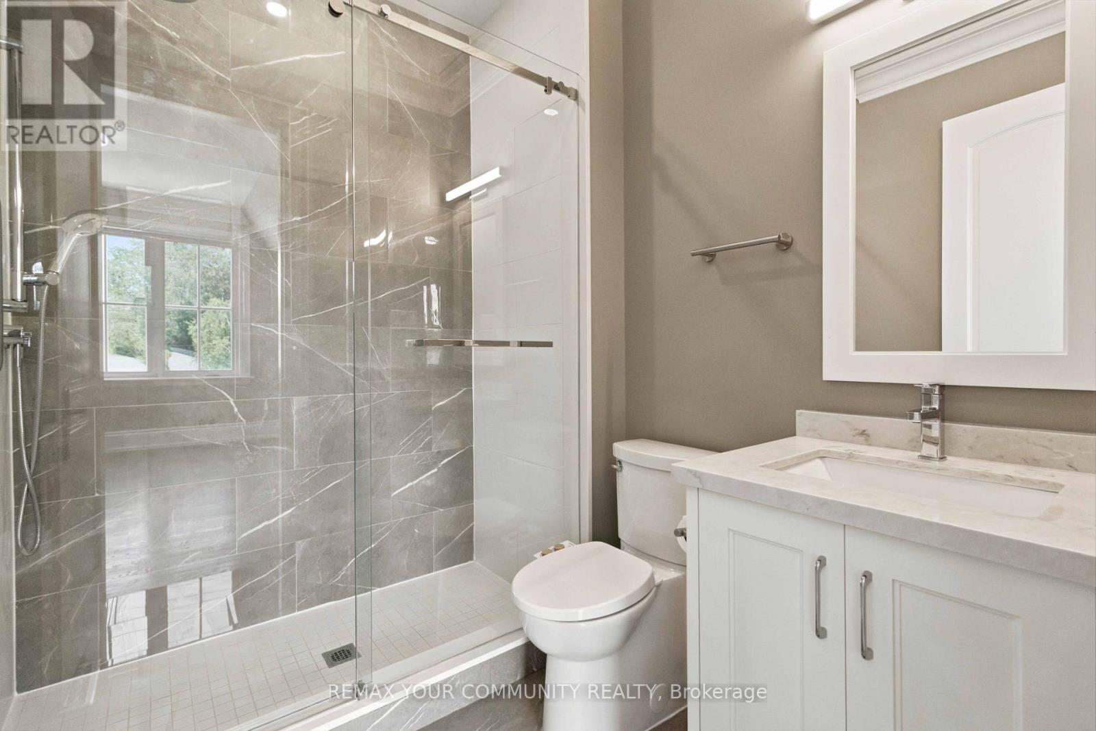 1226 Ogden Avenue, Mississauga, Ontario  L5E 2H4 - Photo 31 - W13717338