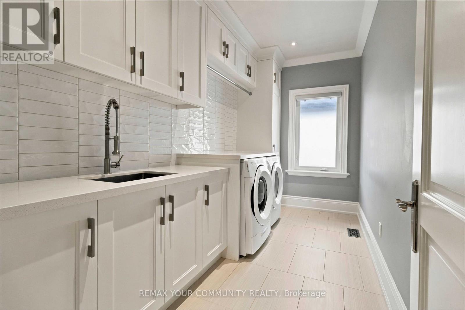 1226 Ogden Avenue, Mississauga, Ontario  L5E 2H4 - Photo 33 - W13717338