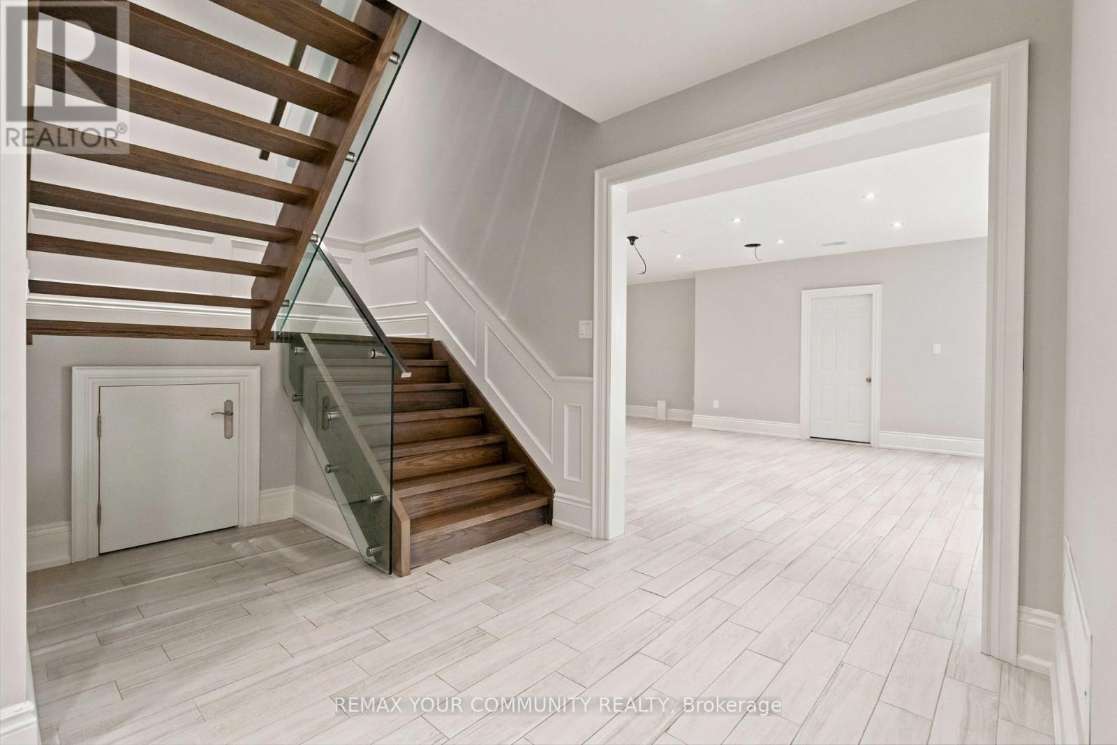 1226 Ogden Avenue, Mississauga, Ontario  L5E 2H4 - Photo 34 - W13717338