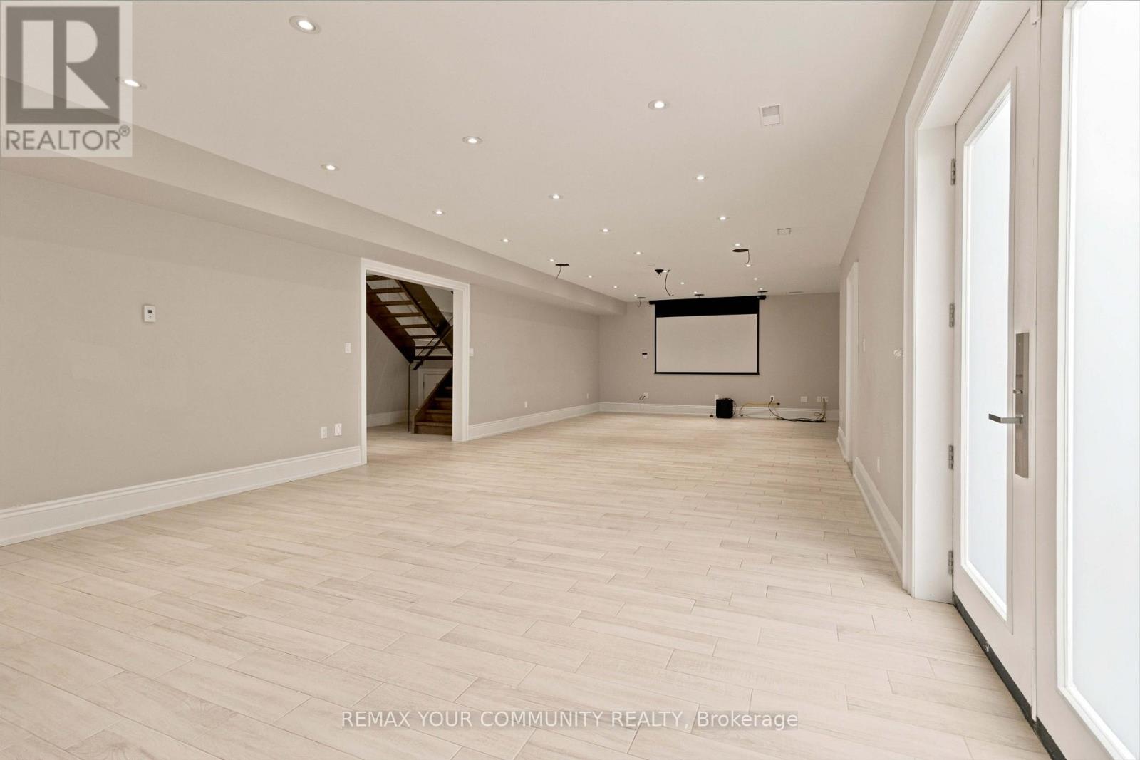 1226 Ogden Avenue, Mississauga, Ontario  L5E 2H4 - Photo 35 - W13717338