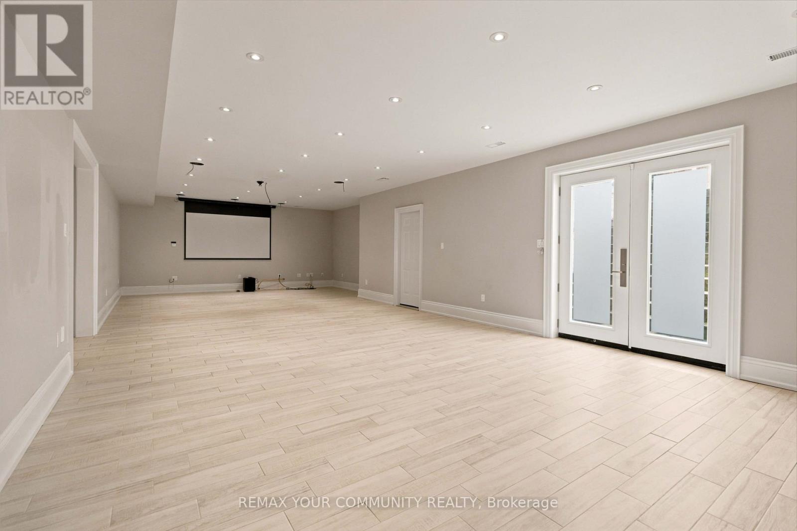 1226 Ogden Avenue, Mississauga, Ontario  L5E 2H4 - Photo 36 - W13717338