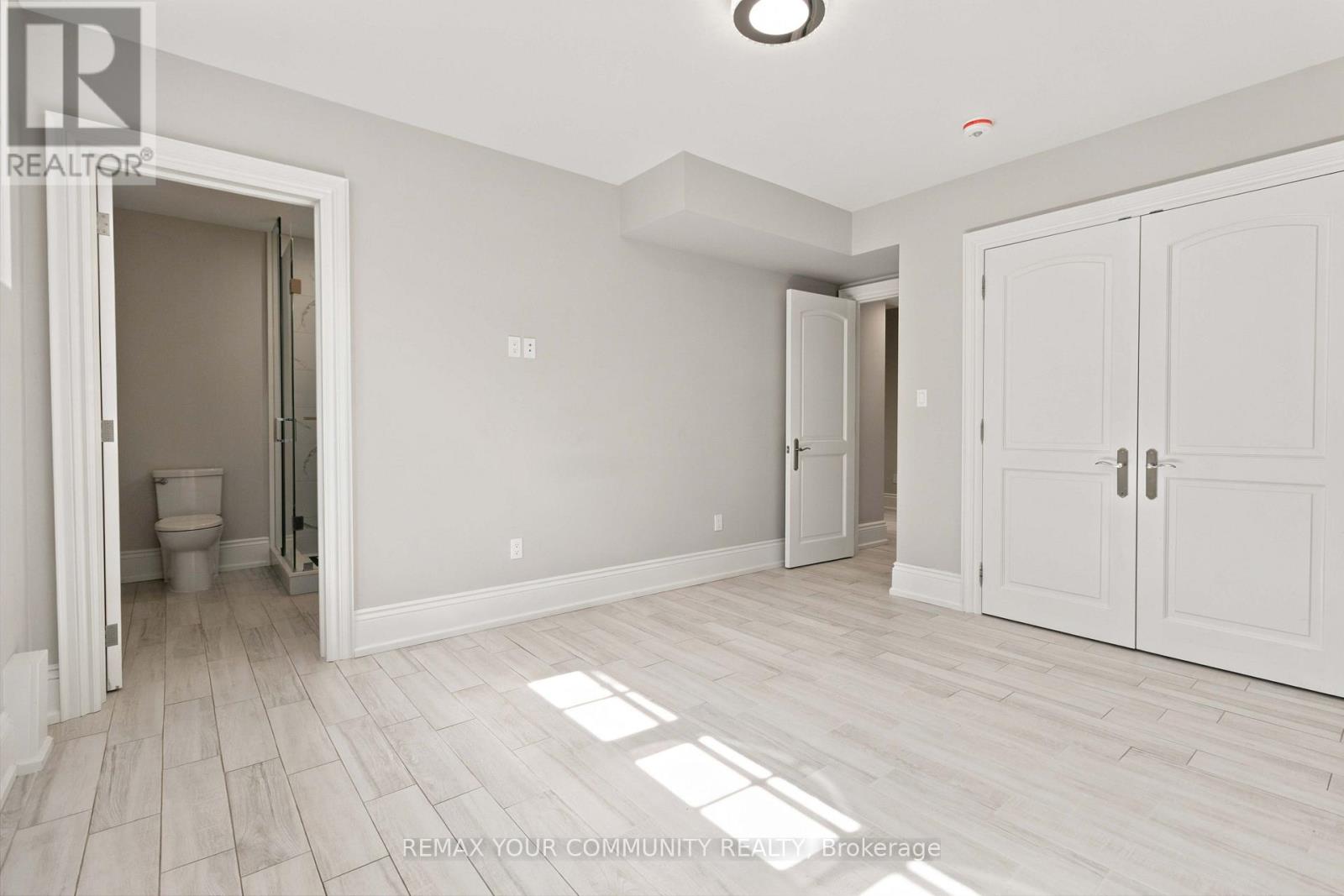 1226 Ogden Avenue, Mississauga, Ontario  L5E 2H4 - Photo 39 - W13717338