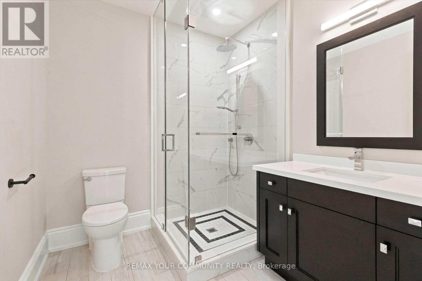 1226 Ogden Avenue, Mississauga, Ontario  L5E 2H4 - Photo 40 - W13717338