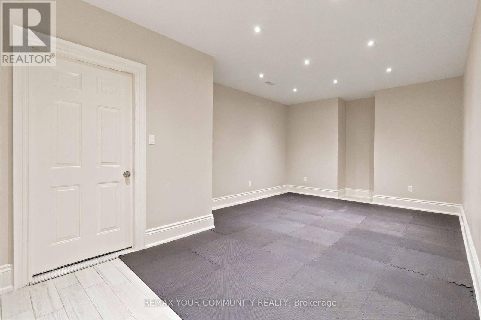 1226 Ogden Avenue, Mississauga, Ontario  L5E 2H4 - Photo 41 - W13717338