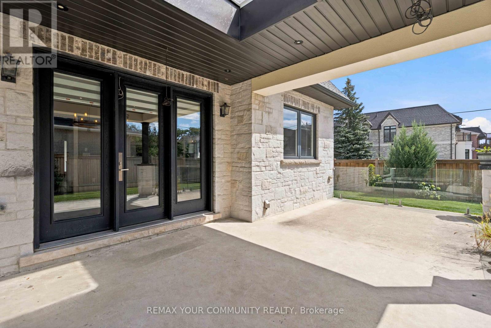 1226 Ogden Avenue, Mississauga, Ontario  L5E 2H4 - Photo 43 - W13717338