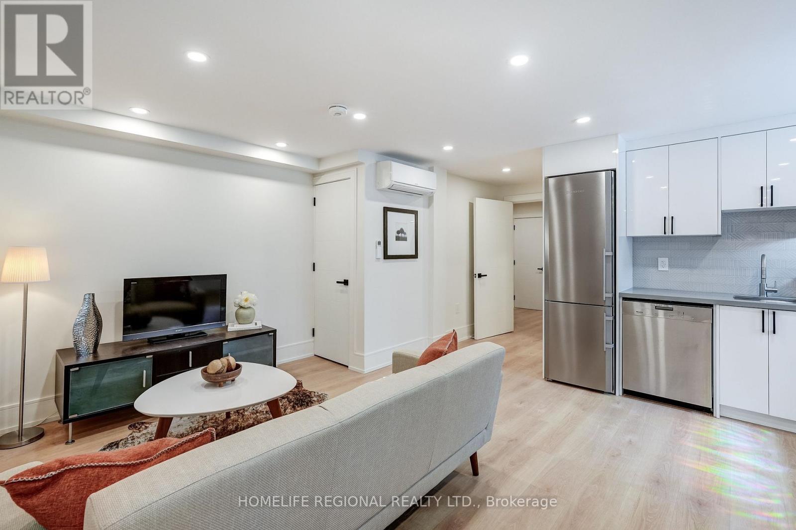 12 Macdonell Avenue, Toronto, Ontario  M6R 2A2 - Photo 36 - W13717360