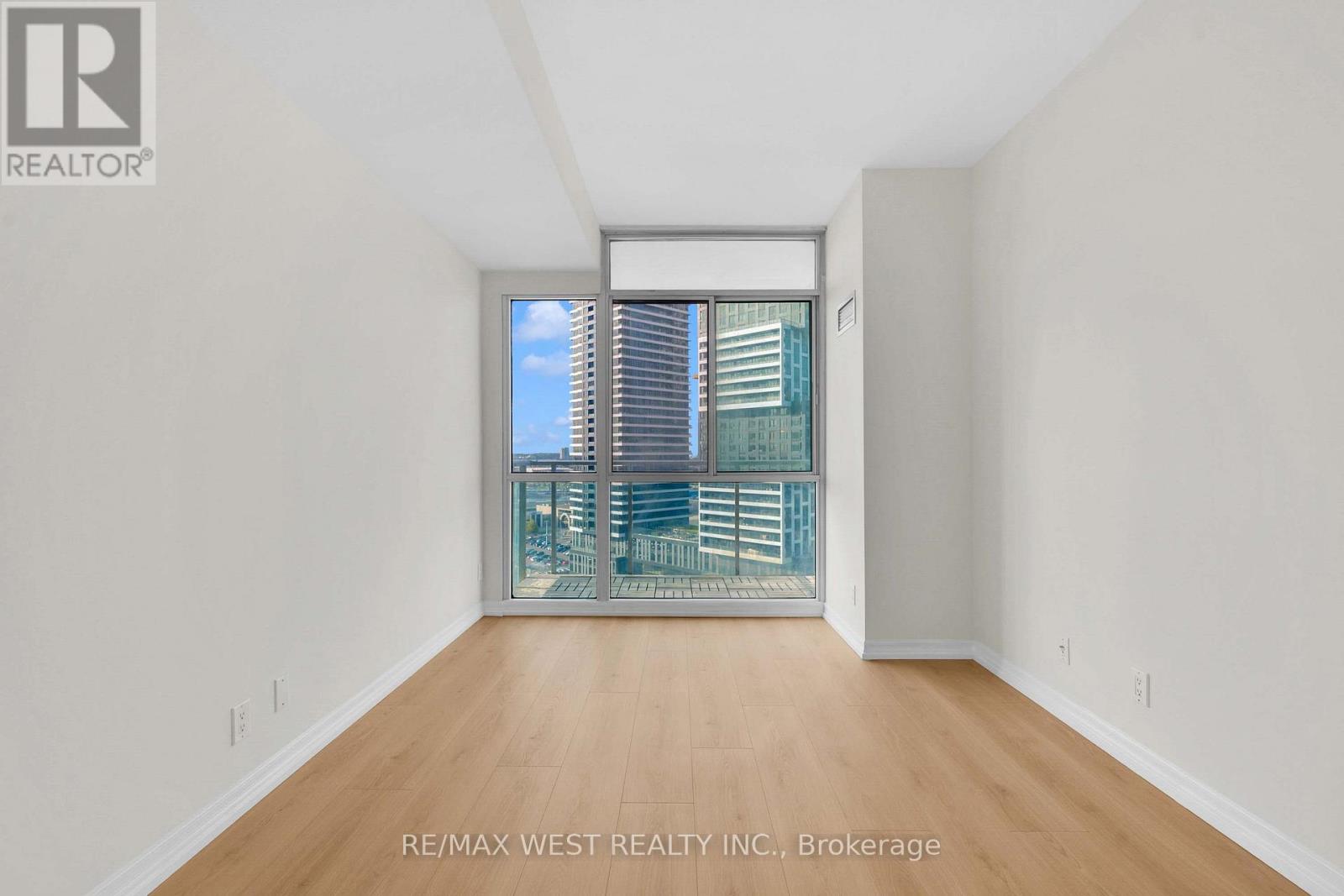 1710 - 220 Burnhamthorpe Road W, Mississauga, Ontario  L5B 4N4 - Photo 10 - W13717428