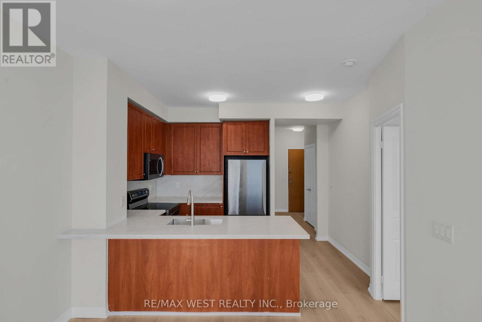 1710 - 220 Burnhamthorpe Road W, Mississauga, Ontario  L5B 4N4 - Photo 14 - W13717428