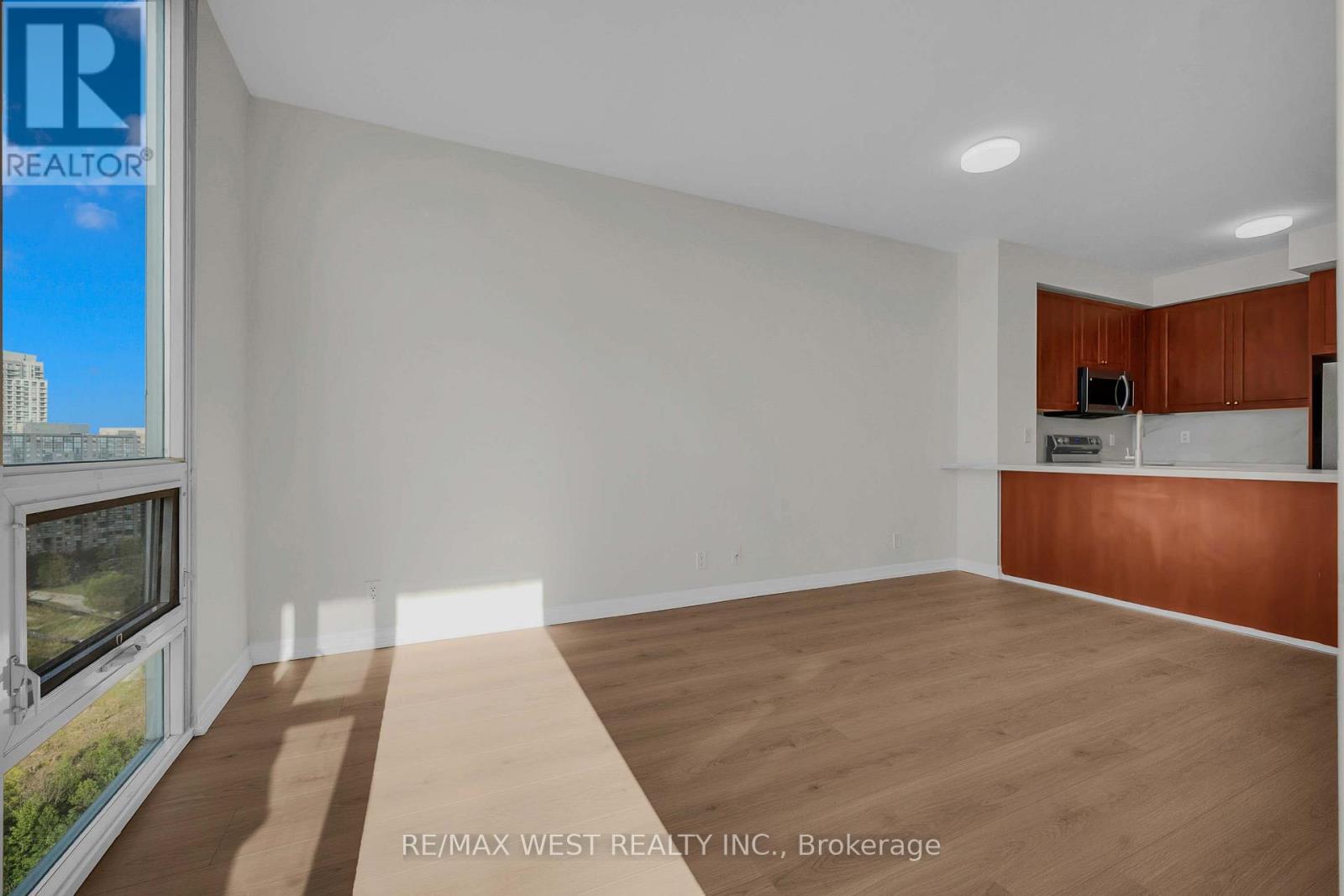 1710 - 220 Burnhamthorpe Road W, Mississauga, Ontario  L5B 4N4 - Photo 17 - W13717428