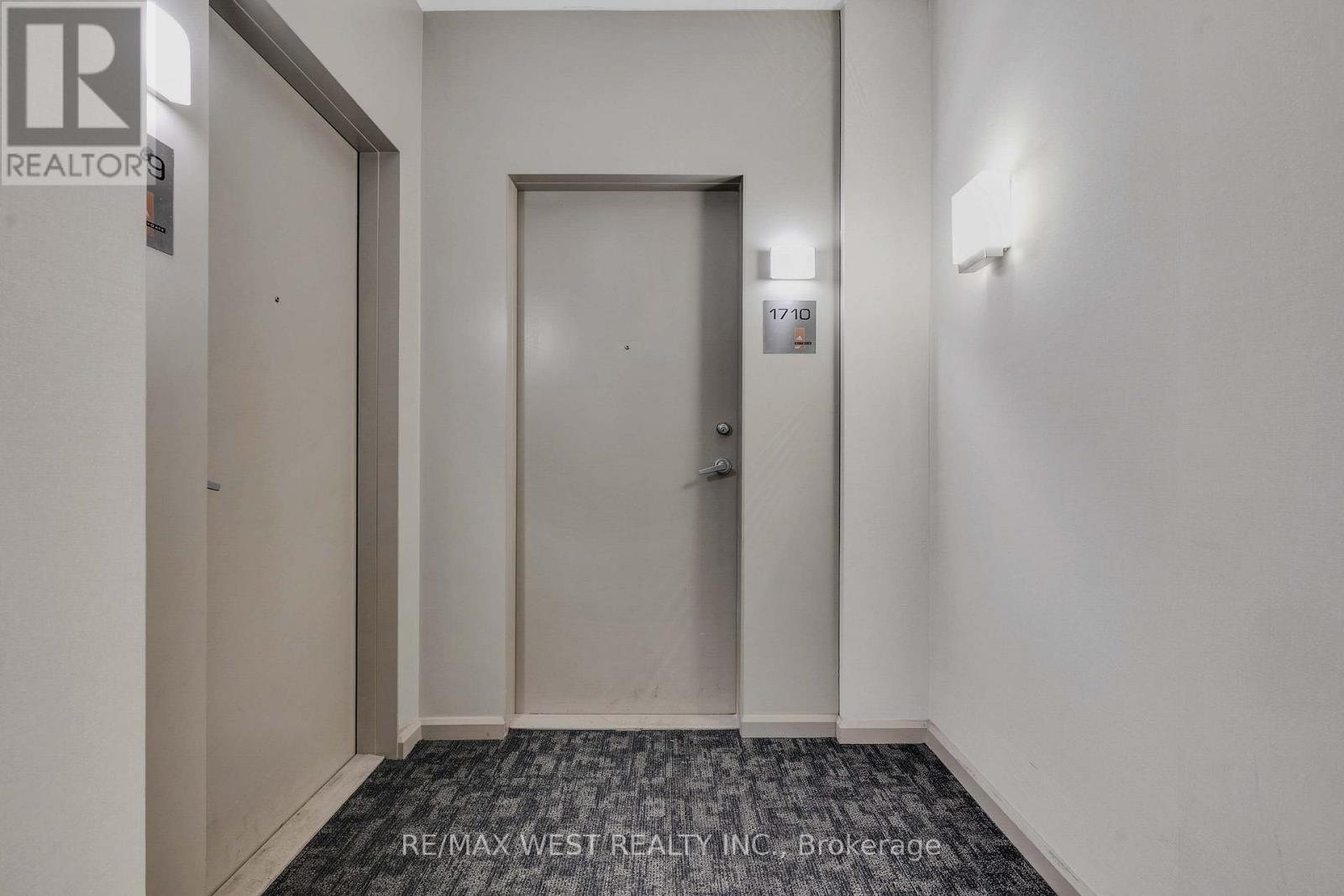 1710 - 220 Burnhamthorpe Road W, Mississauga, Ontario  L5B 4N4 - Photo 6 - W13717428