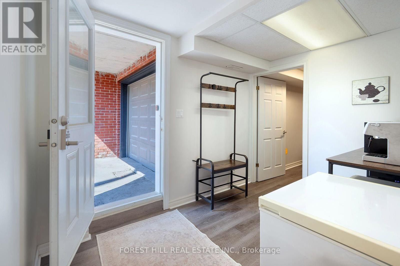 94 Belgravia Avenue, Toronto, Ontario  M6E 2M5 - Photo 22 - W13717438
