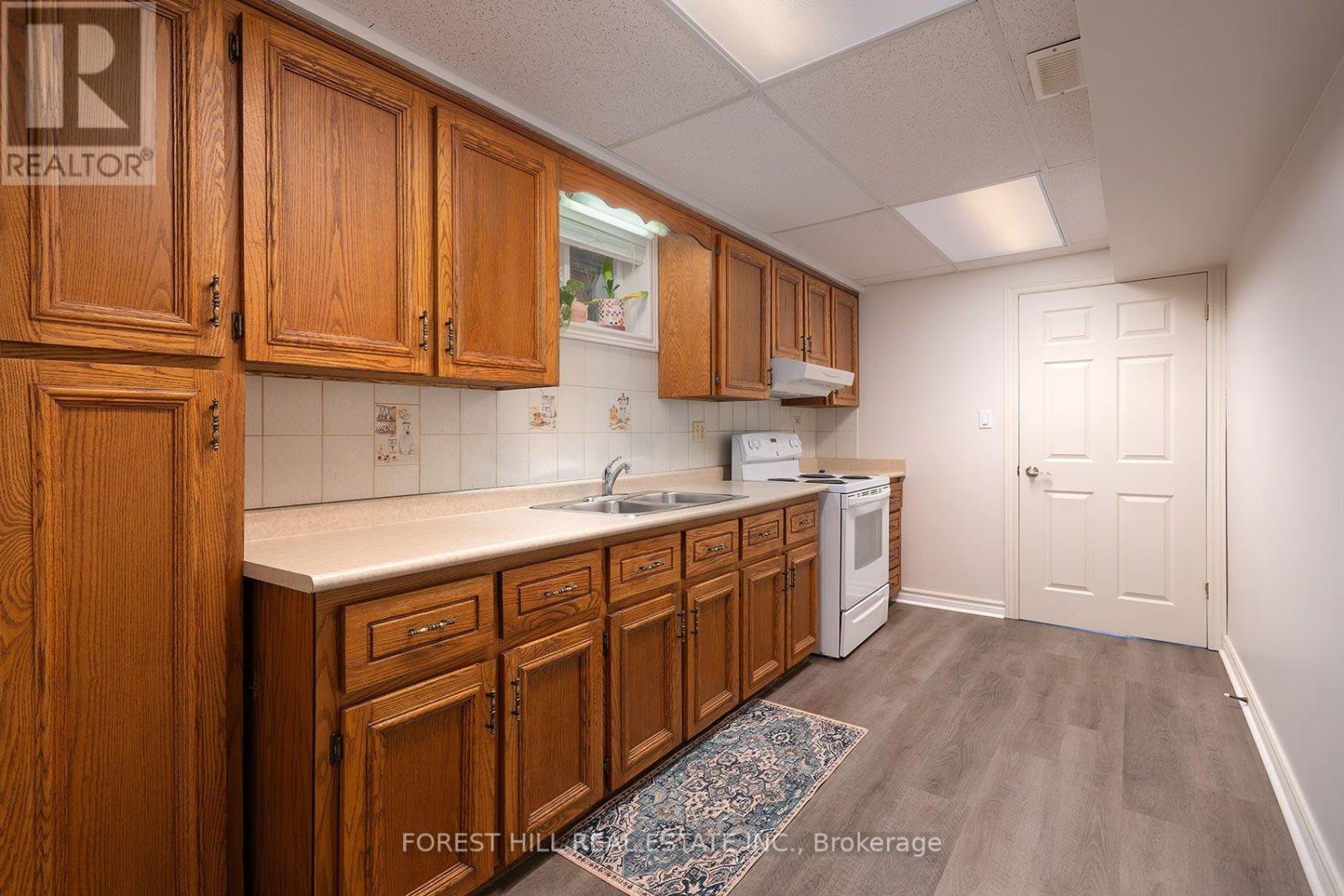 94 Belgravia Avenue, Toronto, Ontario  M6E 2M5 - Photo 27 - W13717438