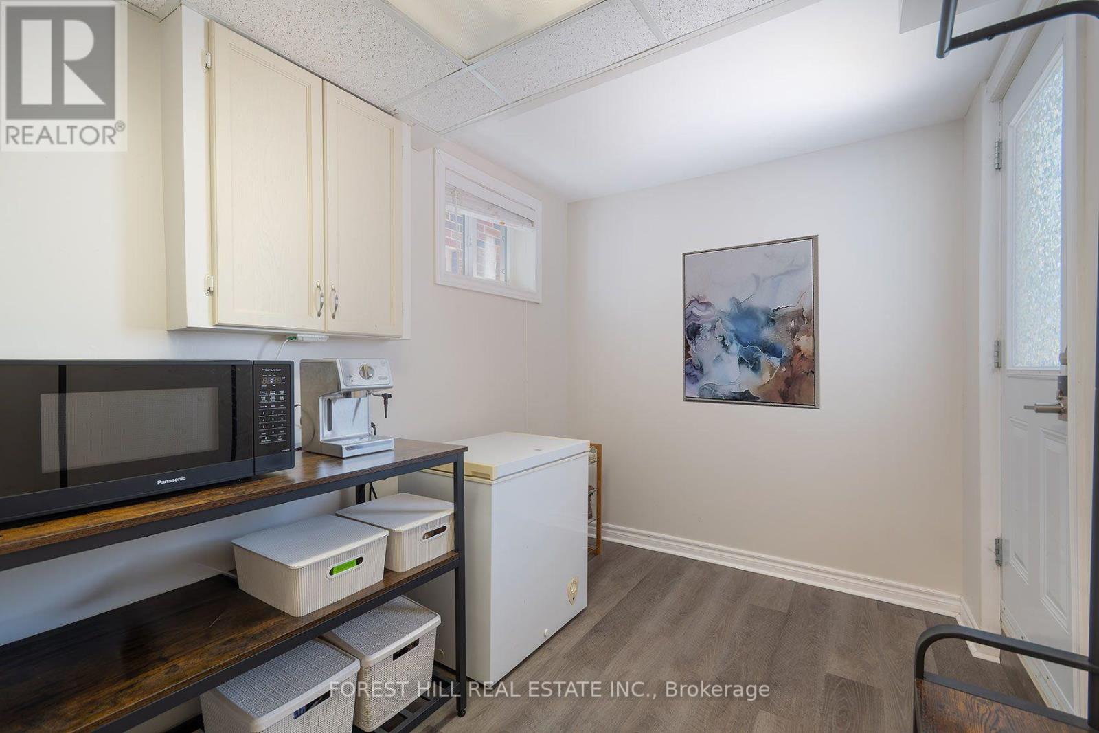 94 Belgravia Avenue, Toronto, Ontario  M6E 2M5 - Photo 28 - W13717438