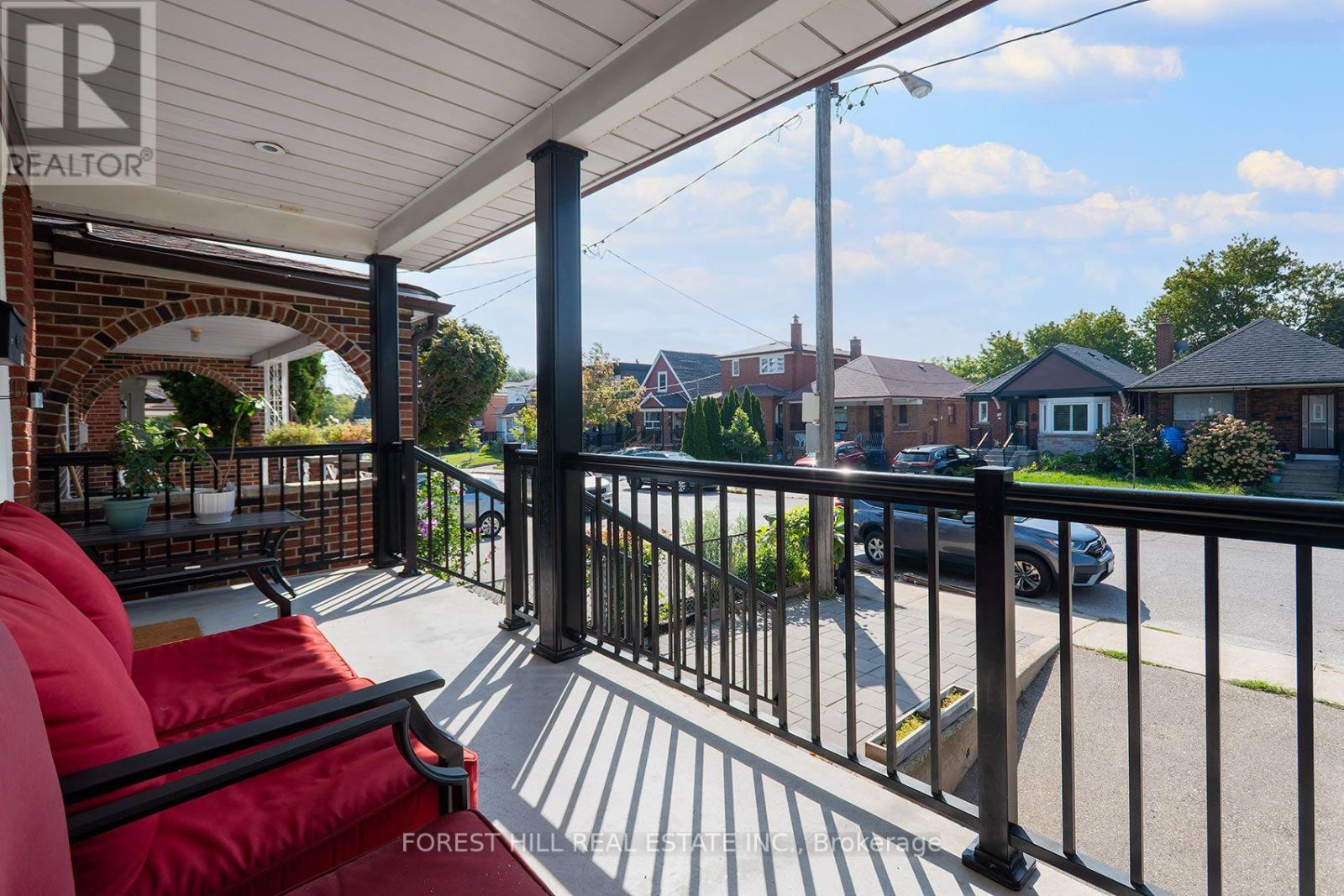 94 Belgravia Avenue, Toronto, Ontario  M6E 2M5 - Photo 3 - W13717438