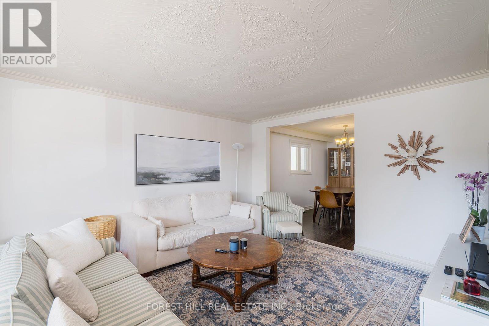 94 Belgravia Avenue, Toronto, Ontario  M6E 2M5 - Photo 6 - W13717438
