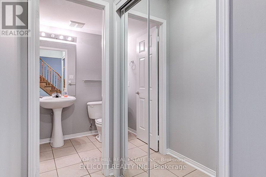 18 San Gabriele Place, Toronto, Ontario  M9L 3A4 - Photo 13 - W13717450