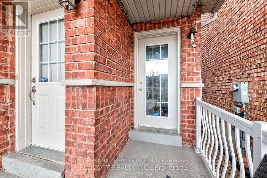 18 San Gabriele Place, Toronto, Ontario  M9L 3A4 - Photo 2 - W13717450
