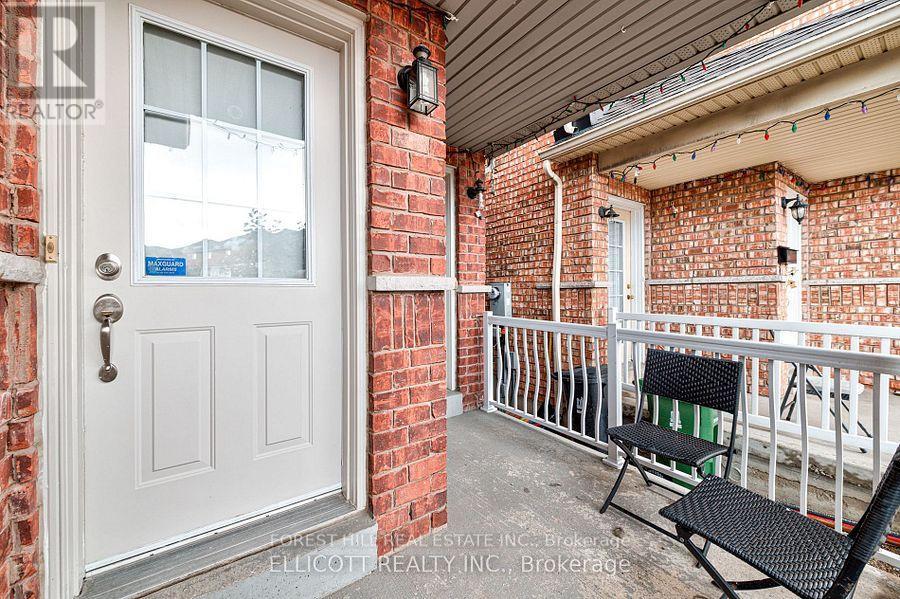 18 San Gabriele Place, Toronto, Ontario  M9L 3A4 - Photo 3 - W13717450