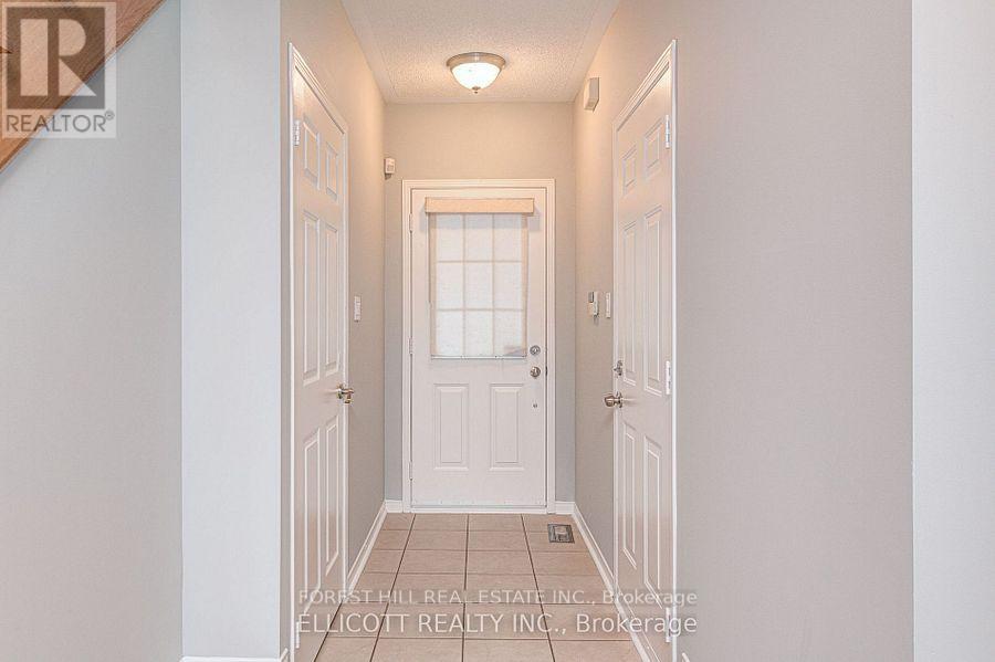 18 San Gabriele Place, Toronto, Ontario  M9L 3A4 - Photo 4 - W13717450