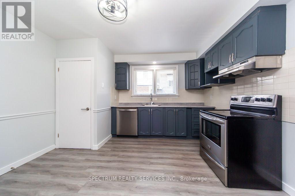 131 West Deane Park Drive, Toronto, Ontario  M9B 2S6 - Photo 15 - W13717484