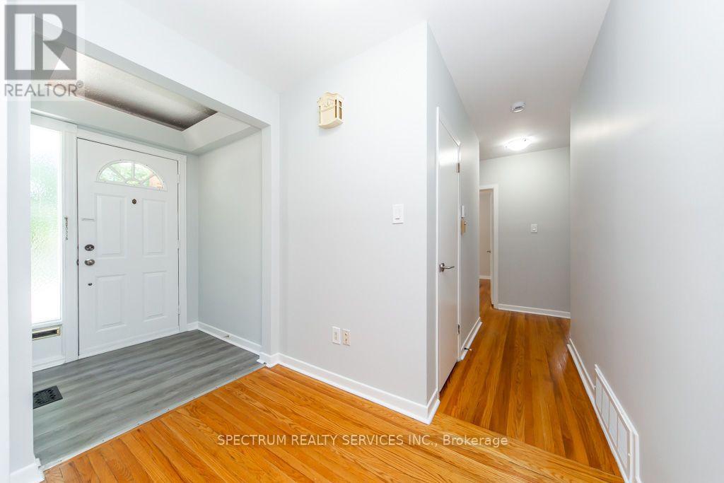 131 West Deane Park Drive, Toronto, Ontario  M9B 2S6 - Photo 19 - W13717484