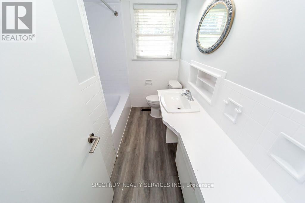 131 West Deane Park Drive, Toronto, Ontario  M9B 2S6 - Photo 29 - W13717484