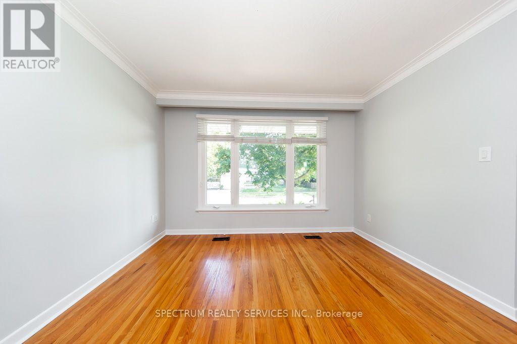 131 West Deane Park Drive, Toronto, Ontario  M9B 2S6 - Photo 9 - W13717484