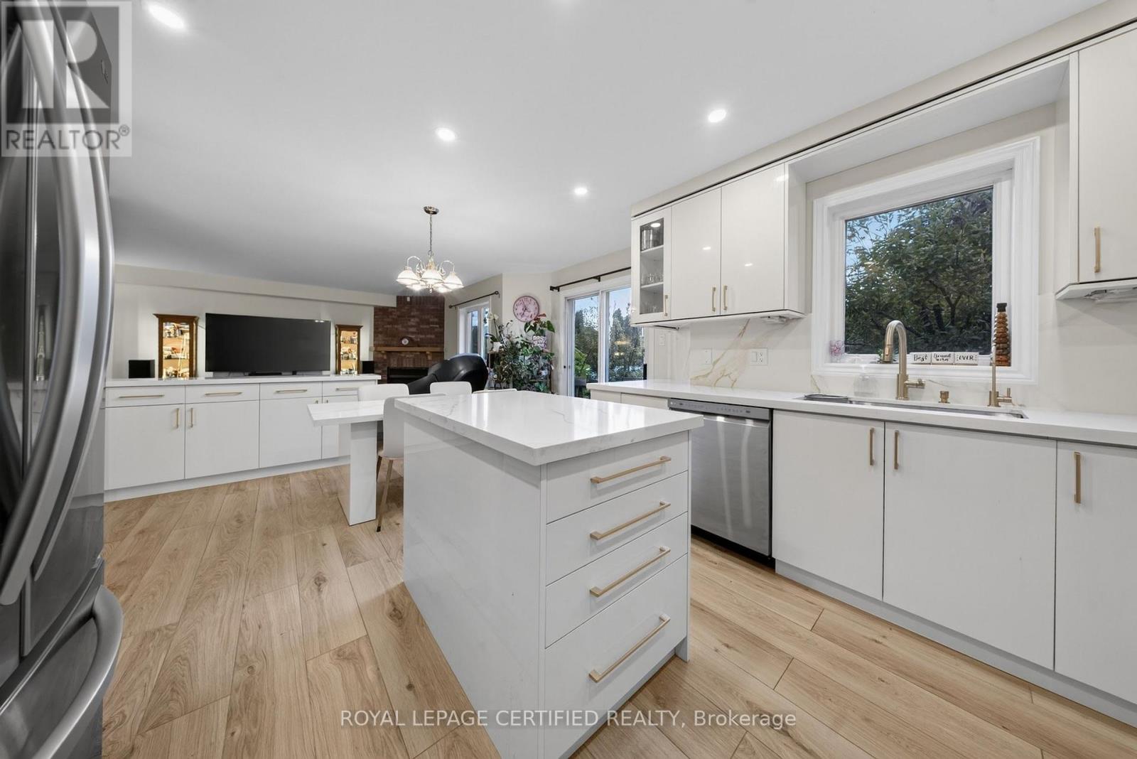 5344 Segriff Drive, Mississauga, Ontario  L5V 1Y7 - Photo 15 - W13717500