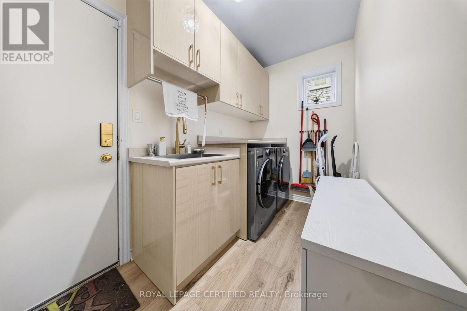 5344 Segriff Drive, Mississauga, Ontario  L5V 1Y7 - Photo 21 - W13717500