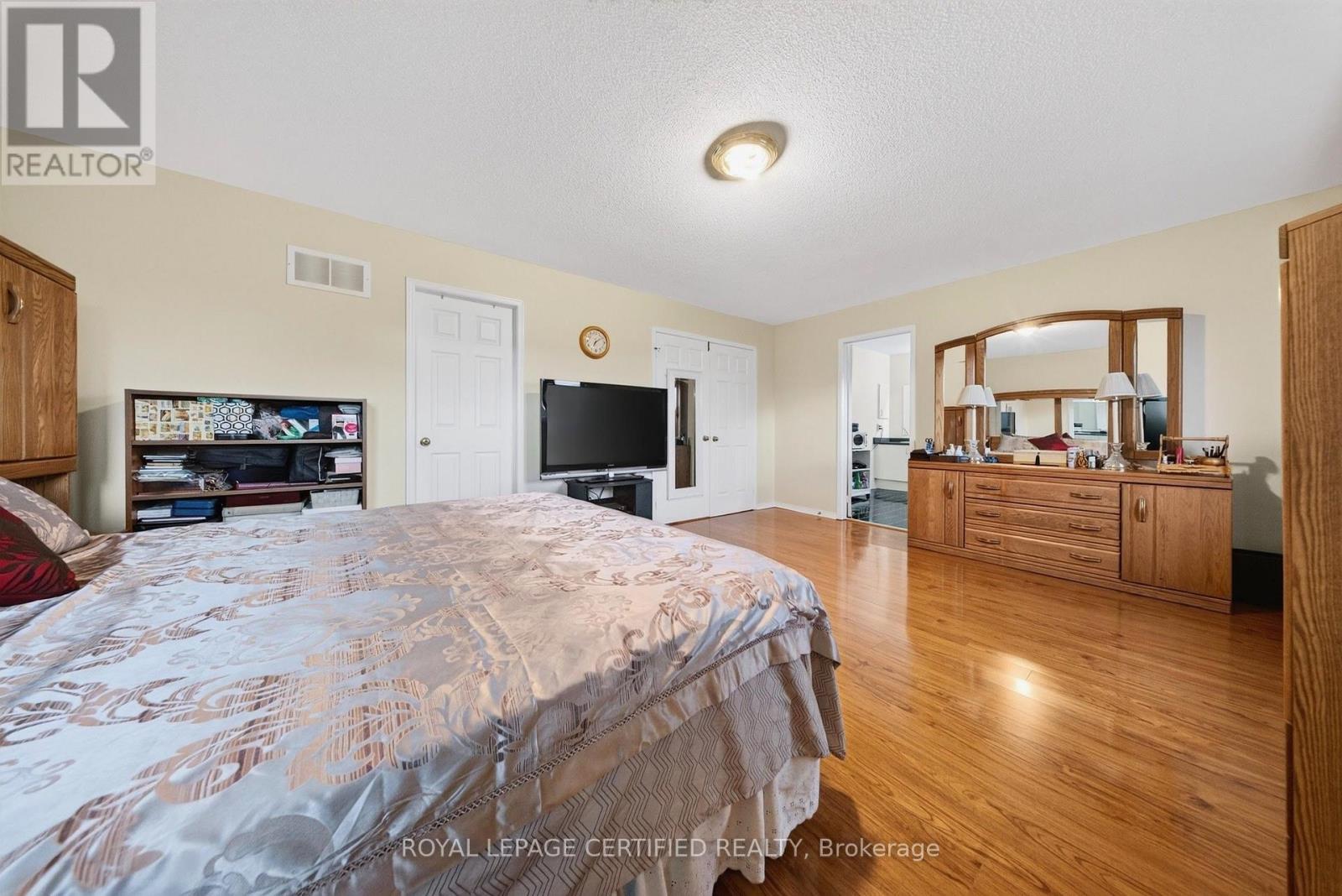 5344 Segriff Drive, Mississauga, Ontario  L5V 1Y7 - Photo 34 - W13717500