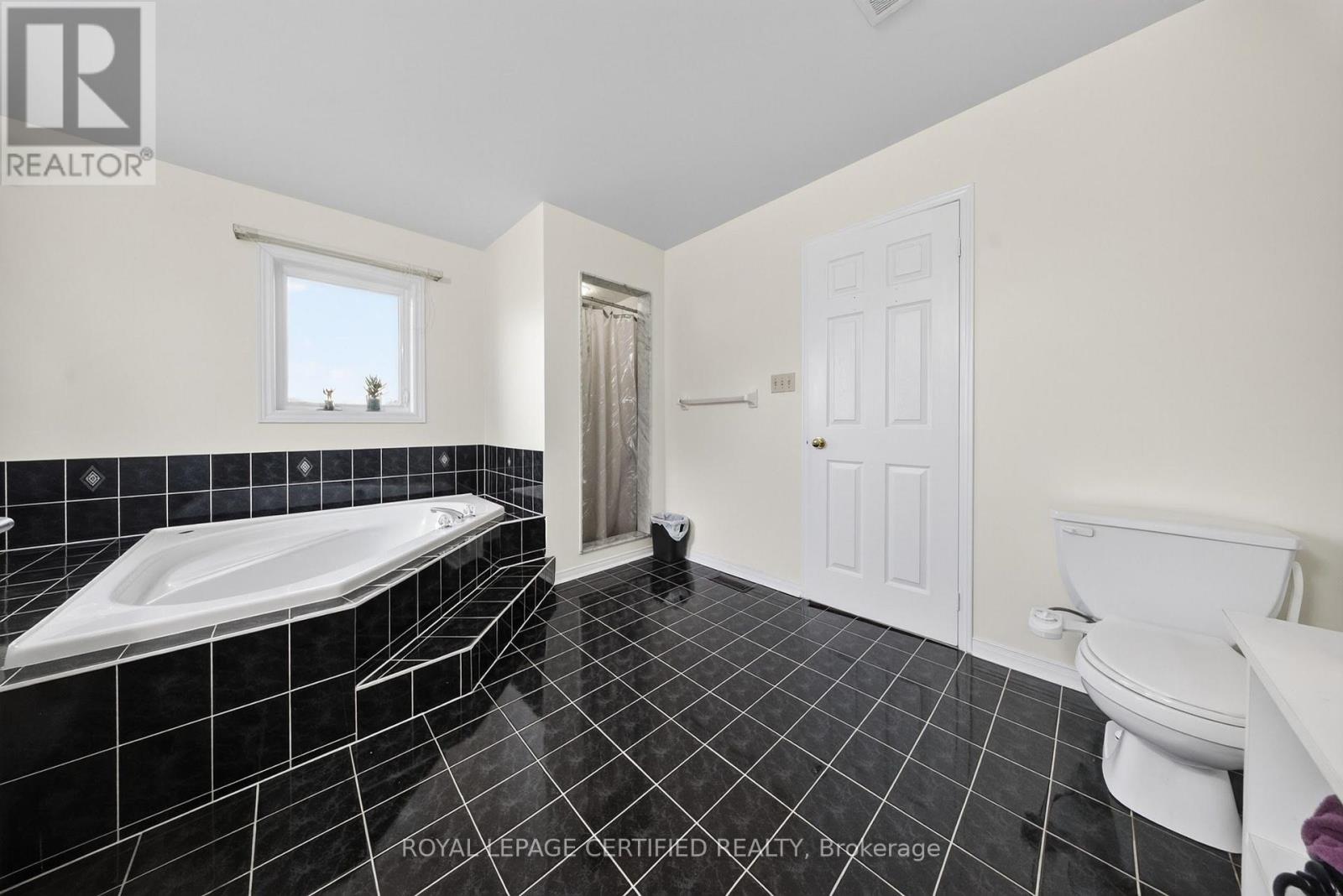 5344 Segriff Drive, Mississauga, Ontario  L5V 1Y7 - Photo 36 - W13717500