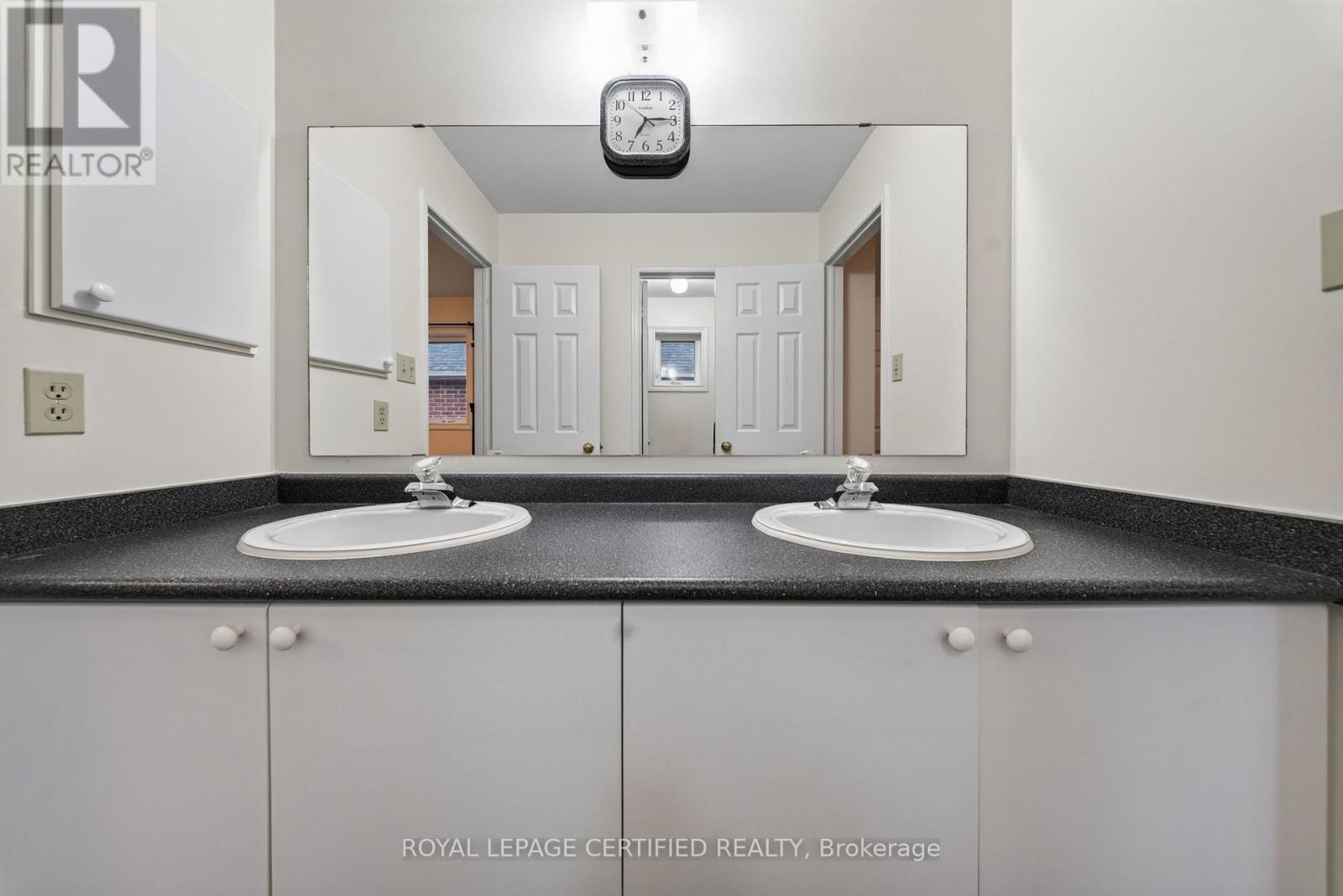 5344 Segriff Drive, Mississauga, Ontario  L5V 1Y7 - Photo 41 - W13717500