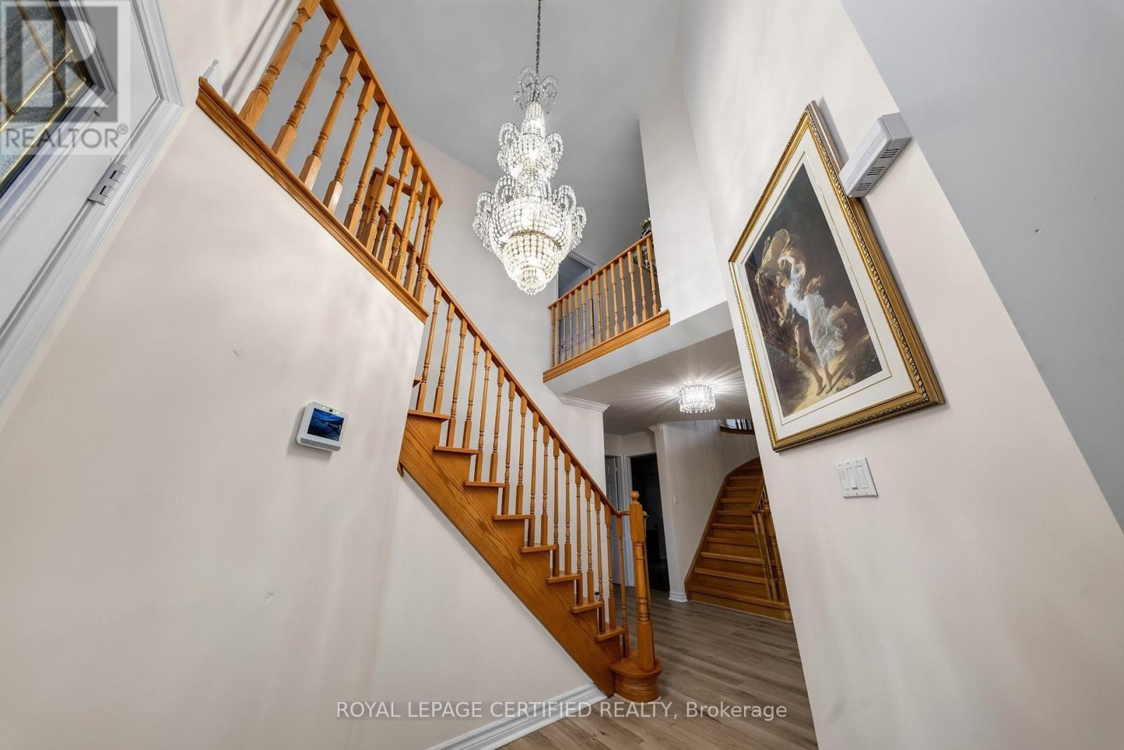 5344 Segriff Drive, Mississauga, Ontario  L5V 1Y7 - Photo 5 - W13717500