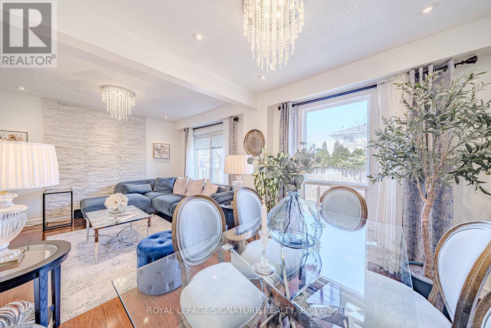 2 Summertime Court, Brampton, Ontario  L6Z 2B4 - Photo 4 - W13717512