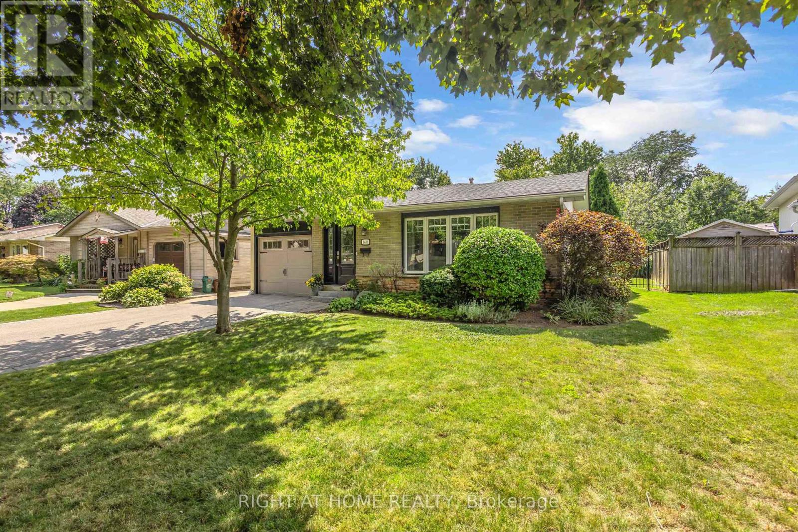1432 Dewbourne Crescent, Burlington, Ontario  L7M 1E7 - Photo 2 - W13717528