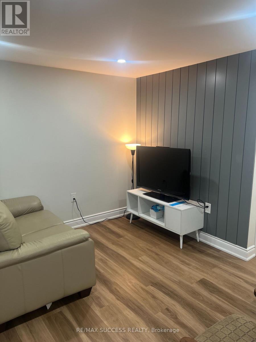 Basement - 583 Tedwyn Drive, Mississauga, Ontario  L5A 1K1 - Photo 10 - W13717588
