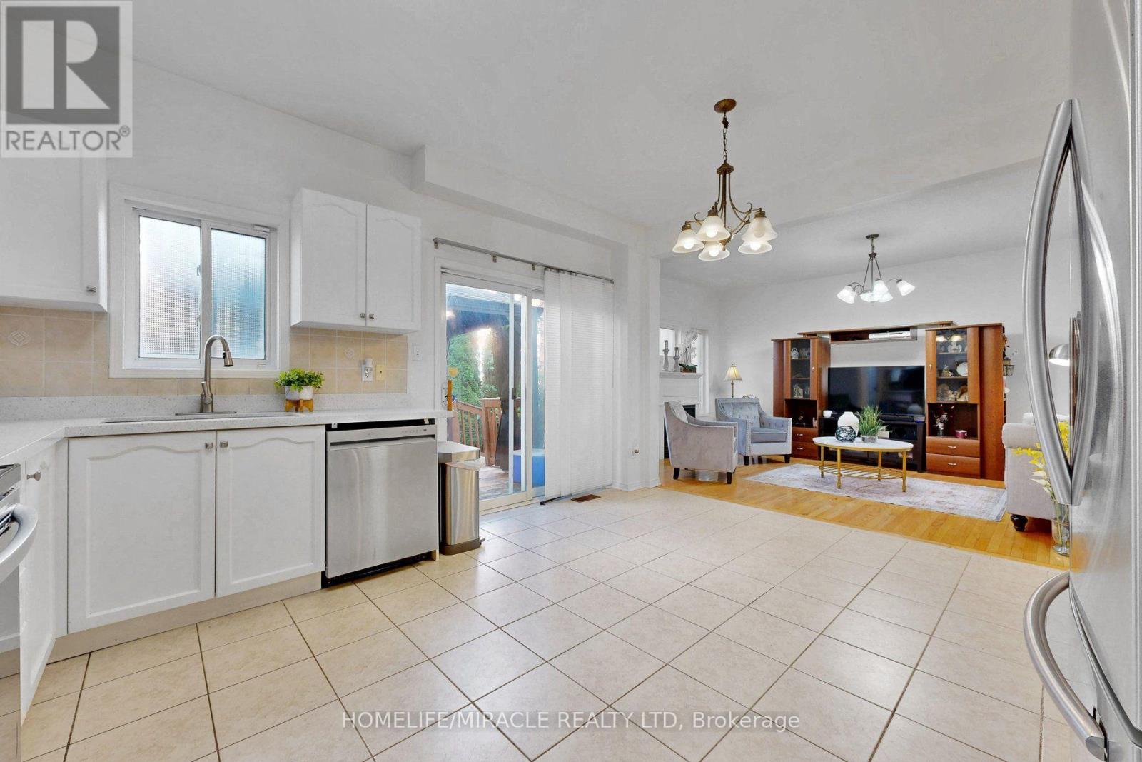 3852 Brinwood Gate, Mississauga, Ontario  L5M 7H2 - Photo 16 - W13717592