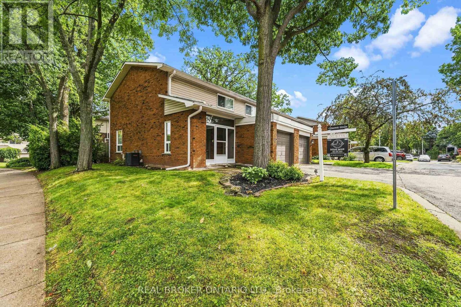 61 - 1270 Gainsborough Drive, Oakville, Ontario  L6H 2L2 - Photo 2 - W13717608