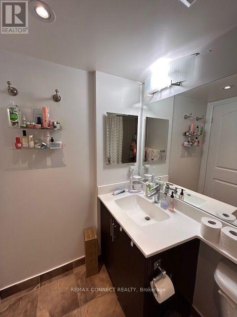 702 - 1060 Sheppard Avenue W, Toronto, Ontario  M3J 0G7 - Photo 4 - W13717260