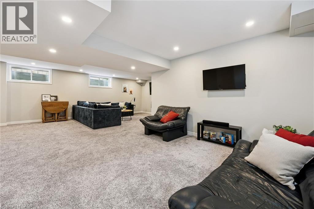 941 Eden Oak Court, Kitchener, Ontario  N2A 0H4 - Photo 37 - 40858123