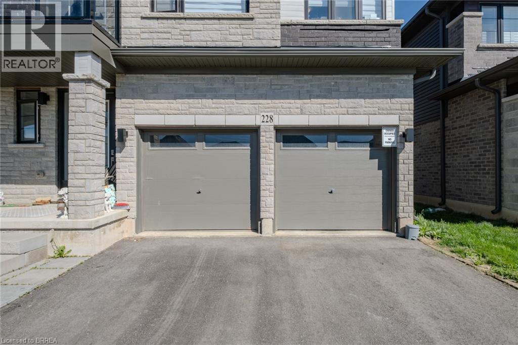 228 Longboat Run W, Brantford, Ontario  N3T 0X1 - Photo 4 - 40858457