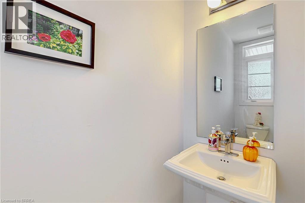 228 Longboat Run W, Brantford, Ontario  N3T 0X1 - Photo 8 - 40858457