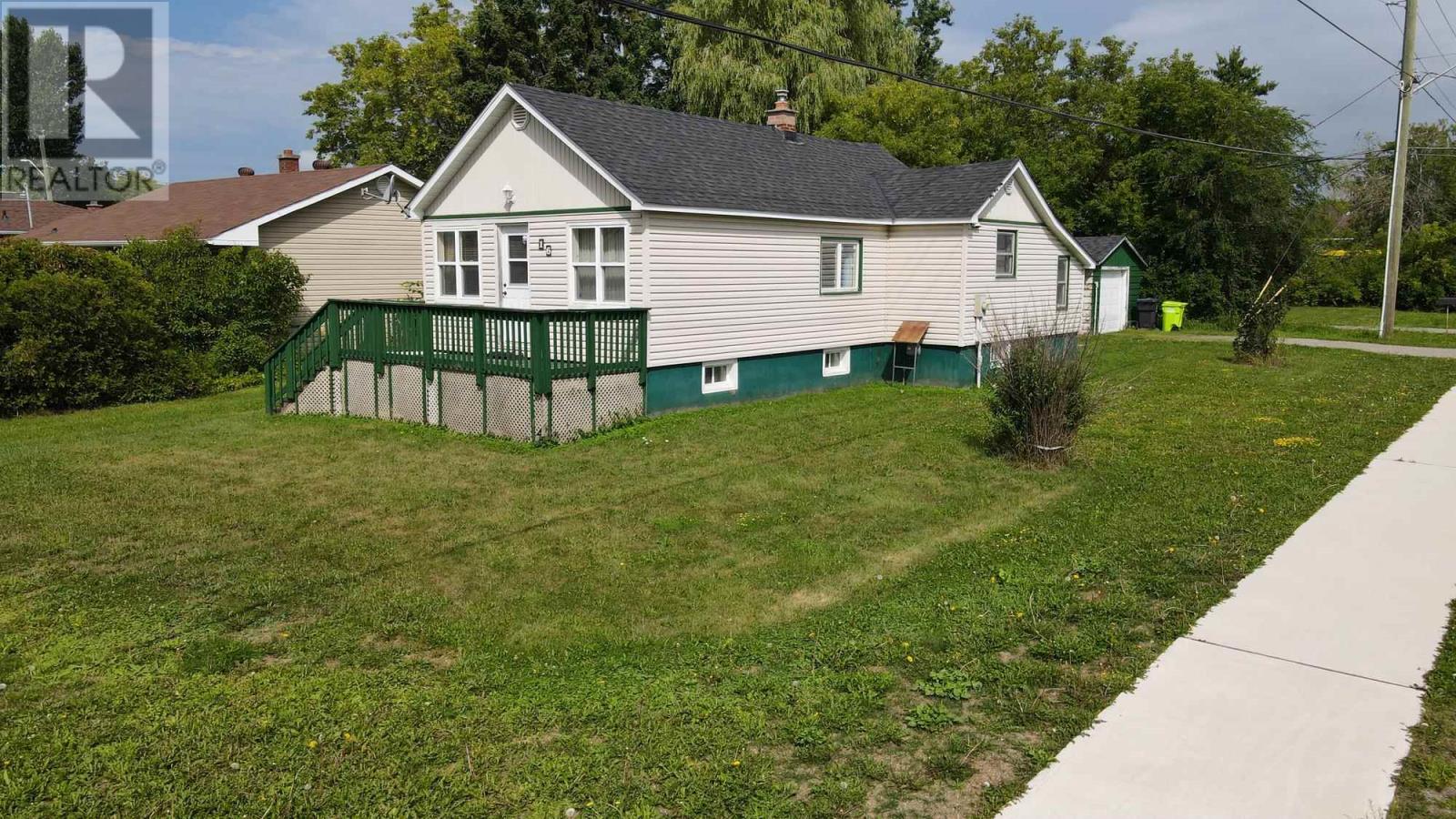 16 Stevens St, Sault Ste. Marie, Ontario  P6B 3N4 - Photo 4 - SM262335
